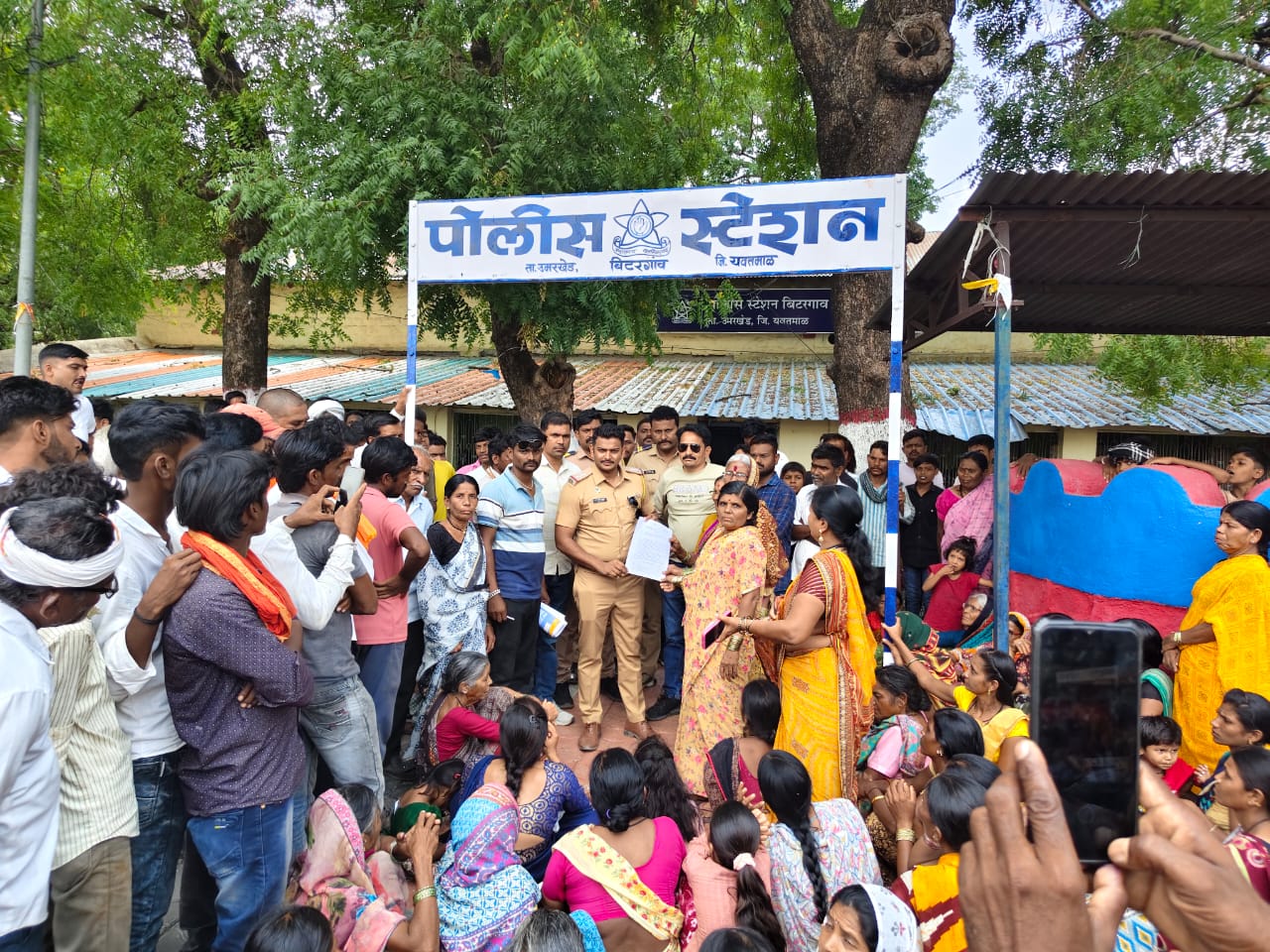 बिटरगाव (बु) येथे जुगार, मटका,दारू हे अवैध धंदे जमादार यांच्या आशीर्वादाने सुरूच!